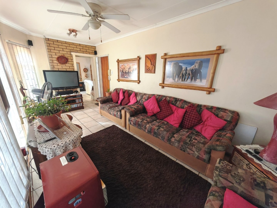 4 Bedroom Property for Sale in Pellissier Free State